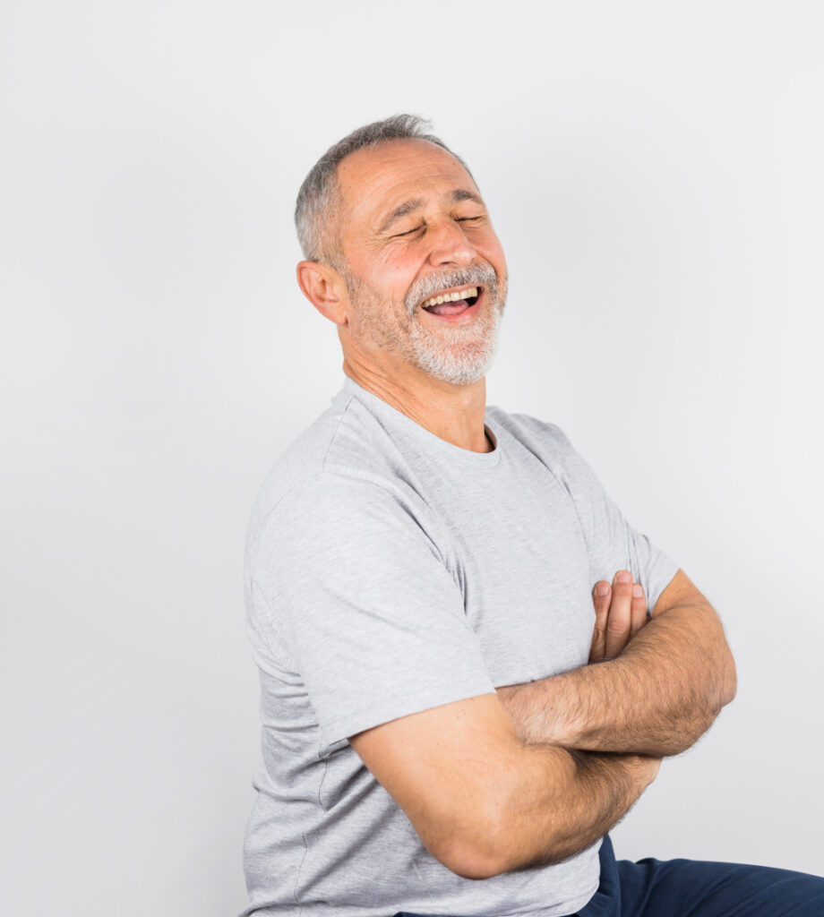hombre sonriendo